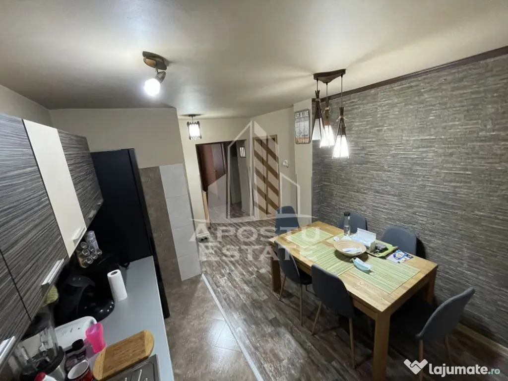 Apartament cu 3 camere, decomandat,2 bai, renovat,centrala, Dambovita - Timisoara (Timis)