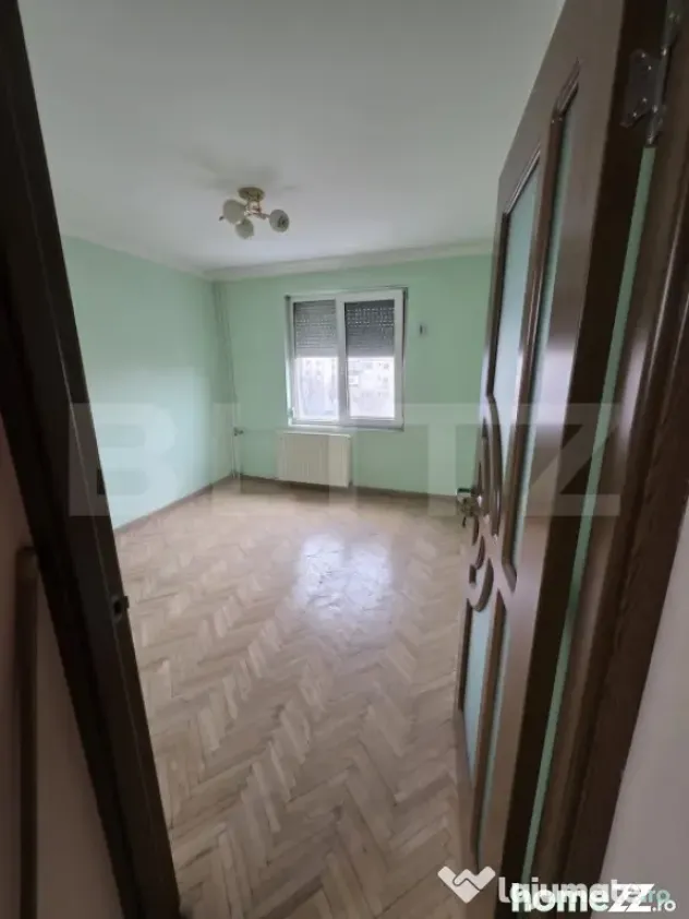 Apartament spațios cu 3 camere, 66 mp utili, etaj intermedi - Oradea (Bihor)