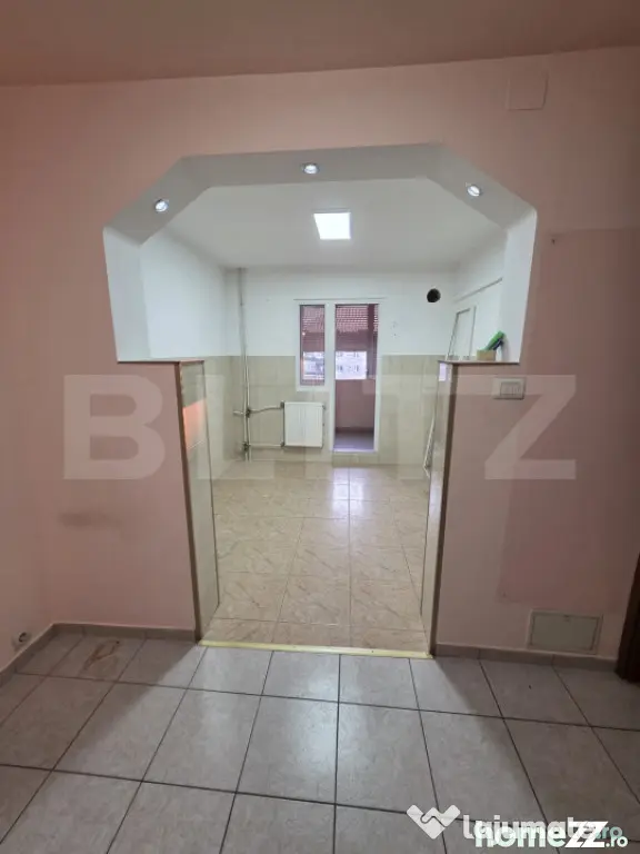 Apartament spațios cu 3 camere, 66 mp utili, etaj intermedi - Oradea (Bihor)