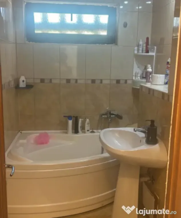 Casa P+1 240 mp utilii, ( doua apartamente 1200 mp teren ,zo