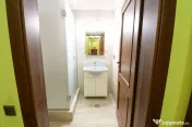 Casa cu 5 camere de inchiriat, zona Becas 