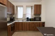 Casa cu 5 camere de inchiriat, zona Becas 