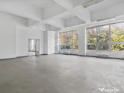 Cladire unica cu destinatii multiple de vanzare Ultracent... 