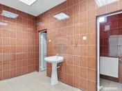 Cladire unica cu destinatii multiple de vanzare Ultracent... 