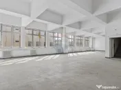 Cladire unica cu destinatii multiple de vanzare Ultracent... 