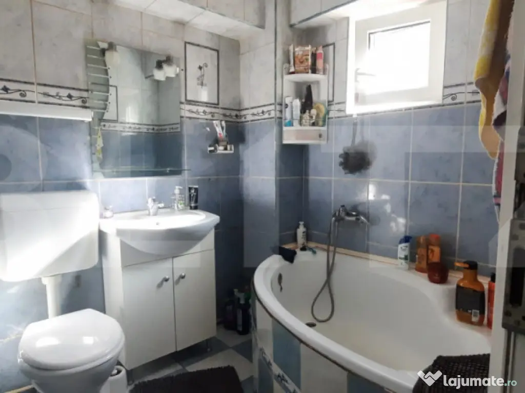 Apartament de vanzare, 3 camere,suprafata utila 66,75 mp, zo