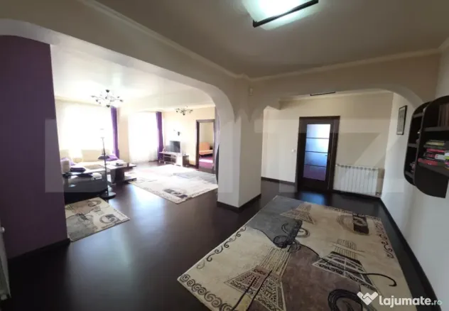 Apartament 110 mp, 3 camere cu parcare si boxa, Calea Moldov