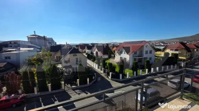 Apartament 110 mp, 3 camere cu parcare si boxa, Calea Moldov
