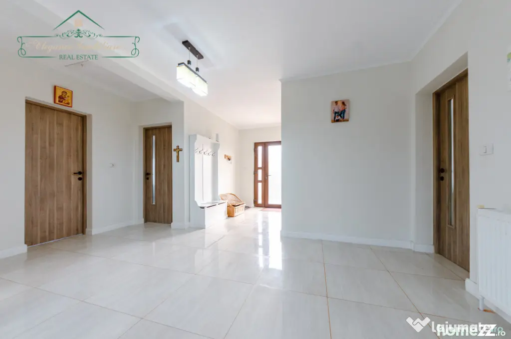 Casă/Vilă individuală modernă cu 4 Camere, Loc.Vladimire