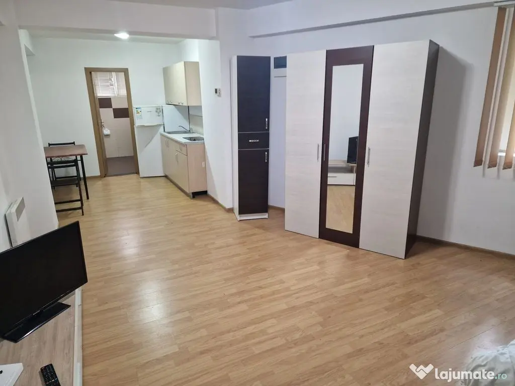 Garsonieră open-space de închiriat