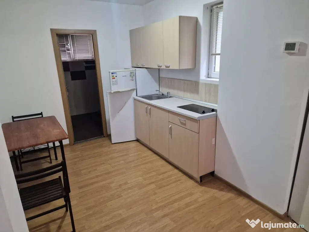 Garsonieră open-space de închiriat