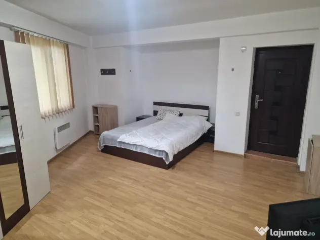 Garsonieră open-space de închiriat
