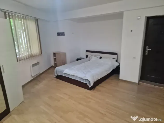 Garsonieră open-space de închiriat