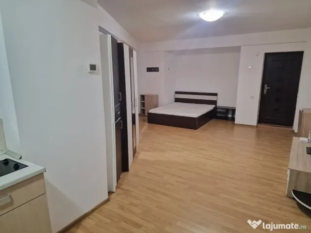 Garsonieră open-space de închiriat