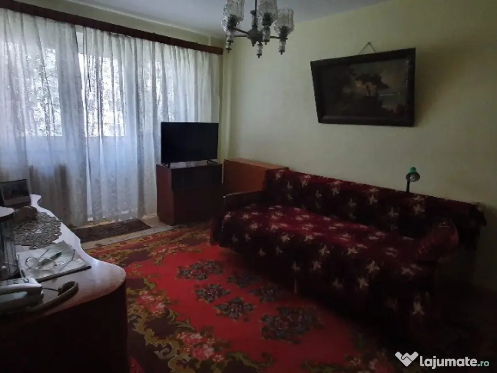 Apartament 3 camere confort 1Calea Calarasilor/Viziru.Liber