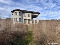 Casă D+P+E+P în Răchiți - teren mare și posibilitate de