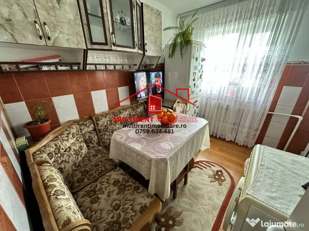 De vânzare – Apartament 3 camere, strada Neptun, etaj 2