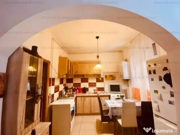 Apartament 2 camere, decomandat -zona Centrul Istoric