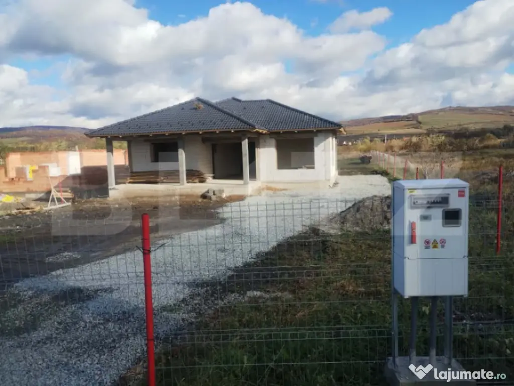 Casa cu 4 camere, 153 mp utili, teren 1000 mp extravilan, ut - Jelna (Bistrita-Nasaud)