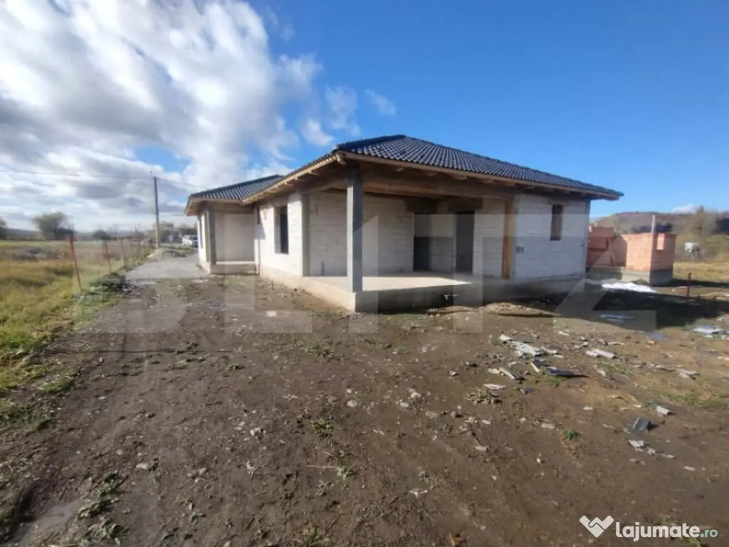 Casa cu 4 camere, 153 mp utili, teren 1000 mp extravilan, ut - Jelna (Bistrita-Nasaud)