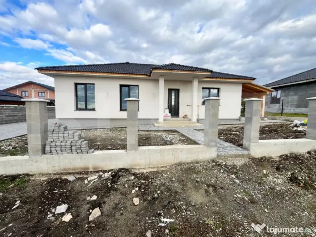 Casa individuala cu 5 ari teren, semifinisata, zona Aerodrom