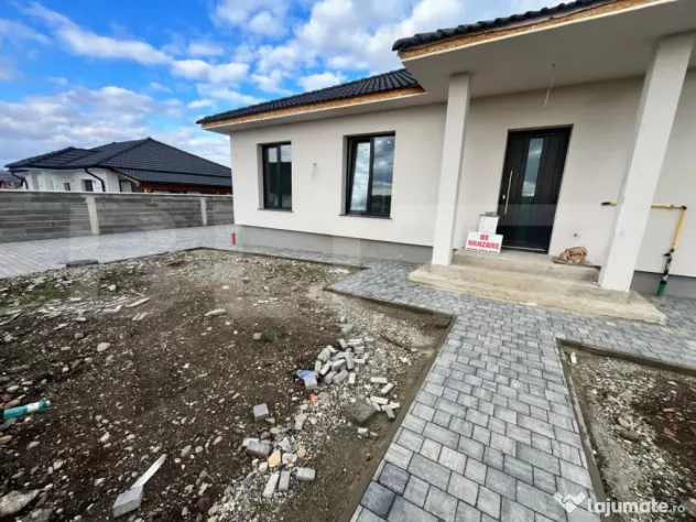 Casa individuala cu 5 ari teren, semifinisata, zona Aerodrom