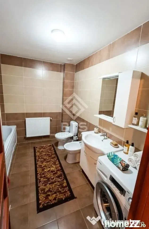 Apartament 3 camere - Centrul Bistriței, lângă Liceul ...