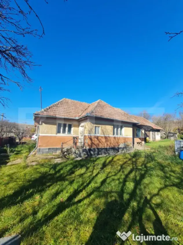 Casa renovabila, 56,7 mp utili, 2500 mp de teren, loc. Rediu