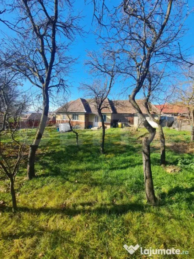 Casa renovabila, 56,7 mp utili, 2500 mp de teren, loc. Rediu