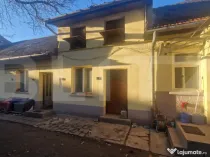 Casa de vanzare, 1360 mp teren, strada asfaltata, circulata,