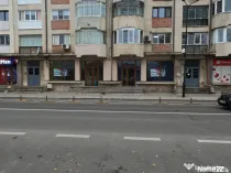 Spațiu Comercial de Închiriat 70 mp, Fațadă din Sticlă,