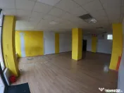 Spațiu Comercial de Închiriat 70 mp, Fațadă din Sticlă, 