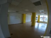 Spațiu Comercial de Închiriat 70 mp, Fațadă din Sticlă, 