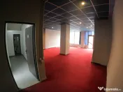 Spațiu Comercial de Închiriat 70 mp, Fațadă din Sticlă, 