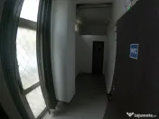 Spațiu Comercial de Închiriat 70 mp, Fațadă din Sticlă, 