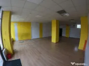 Spațiu Comercial de Închiriat 70 mp, Fațadă din Sticlă, 