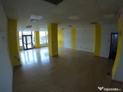 Spațiu Comercial de Închiriat 70 mp, Fațadă din Sticlă, 