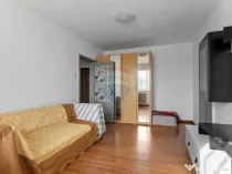 Apartament cu 3 camere de inchiriat- zona Vlaicu