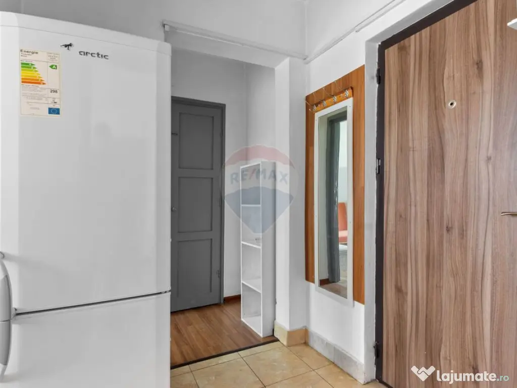 Apartament cu 3 camere de inchiriat- zona Vlaicu