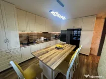 Apartament cu 4 camere de vanzare, 133 mp, zona Careiului