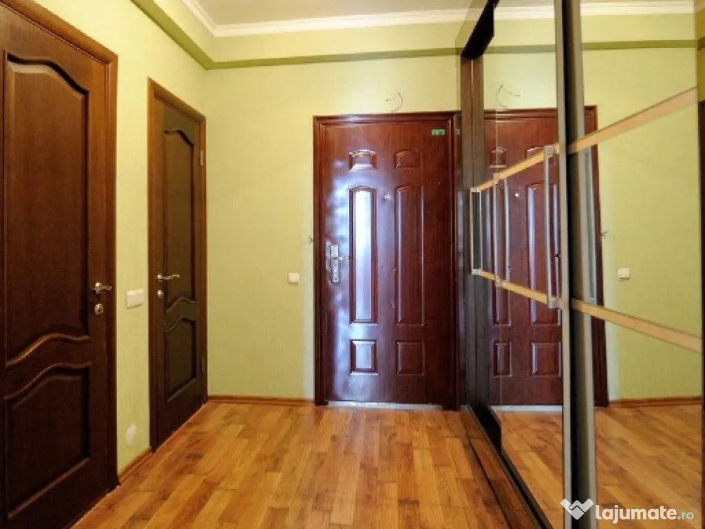 Garsoniera de inchiriat zona Piata Sudului