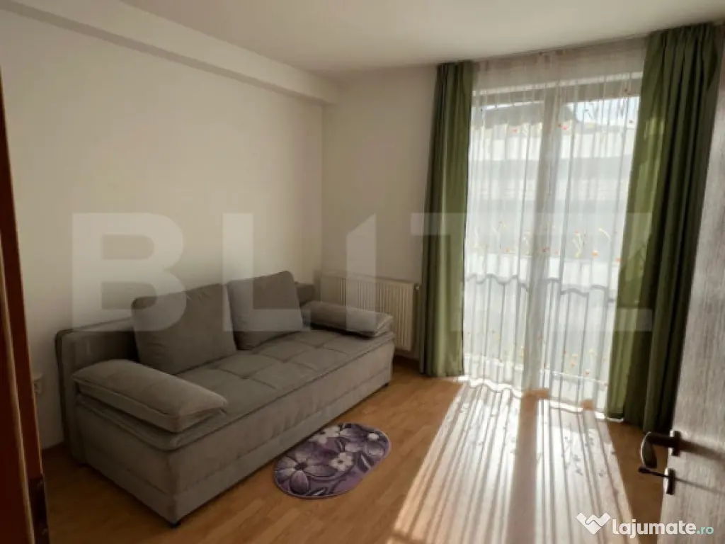 Casă pe o stradă privată în Făget cu teren și panoram?