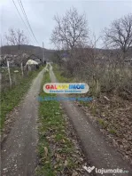 Vindem teren intravilan 1000 mp in Calinesti , dubla deschid
