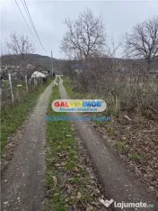 Vindem teren intravilan 1000 mp in Calinesti , dubla deschid 