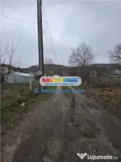 Vindem teren intravilan 1000 mp in Calinesti , dubla deschid 