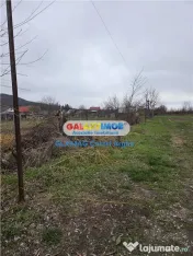 Vindem teren intravilan 1000 mp in Calinesti , dubla deschid 