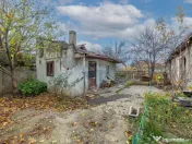 Casa cu teren 454 mp - zona Uta 