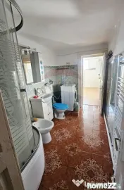 Apartament cu 3 camere de vânzare în zona Central 