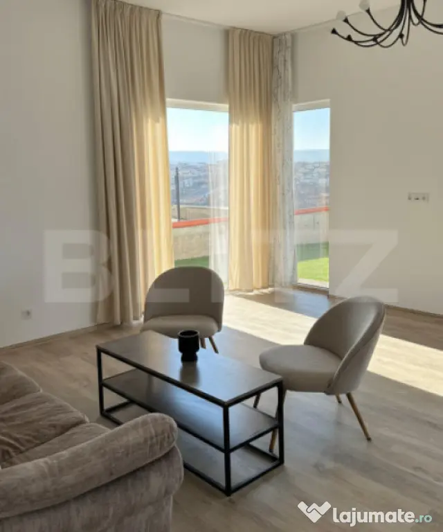 Casa pe calcan cu priveliste superba si compartimentare deos