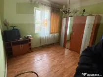 Casa de vanzare, cu 3 camere, doua bucatarii+teren in Simeri